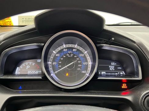 Used 2017 Toyota Yaris iA image 15