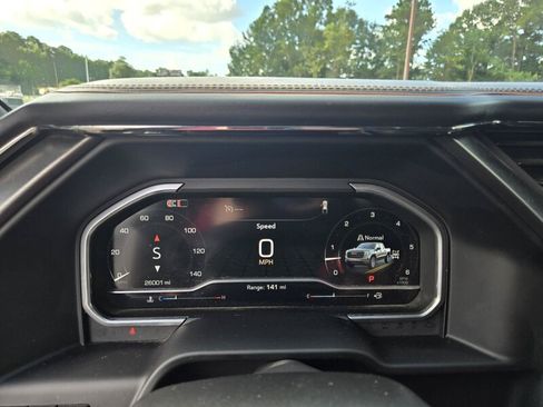 Used 2024 GMC Sierra 1500 AT4 w/ Technology Package AWD/4WD image 13