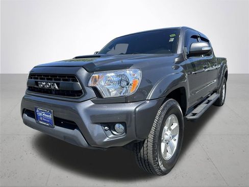 Used 2015 Toyota Tacoma 4x4 Double Cab image 2