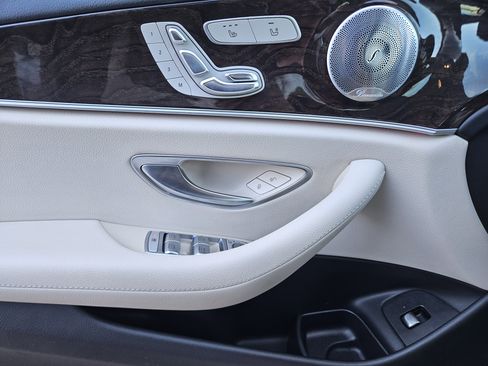 Used 2019 Mercedes-Benz E 300 E 300 image 22