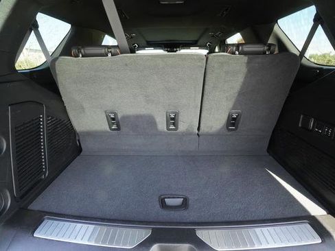 Used 2024 GMC Yukon AT4 w/ Technology Package image 34