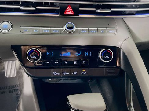 Certified 2024 Hyundai Elantra SEL image 16