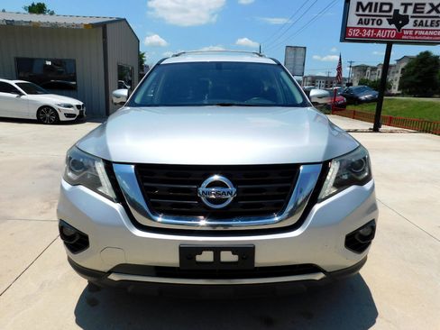 Used 2018 Nissan Pathfinder SL image 2