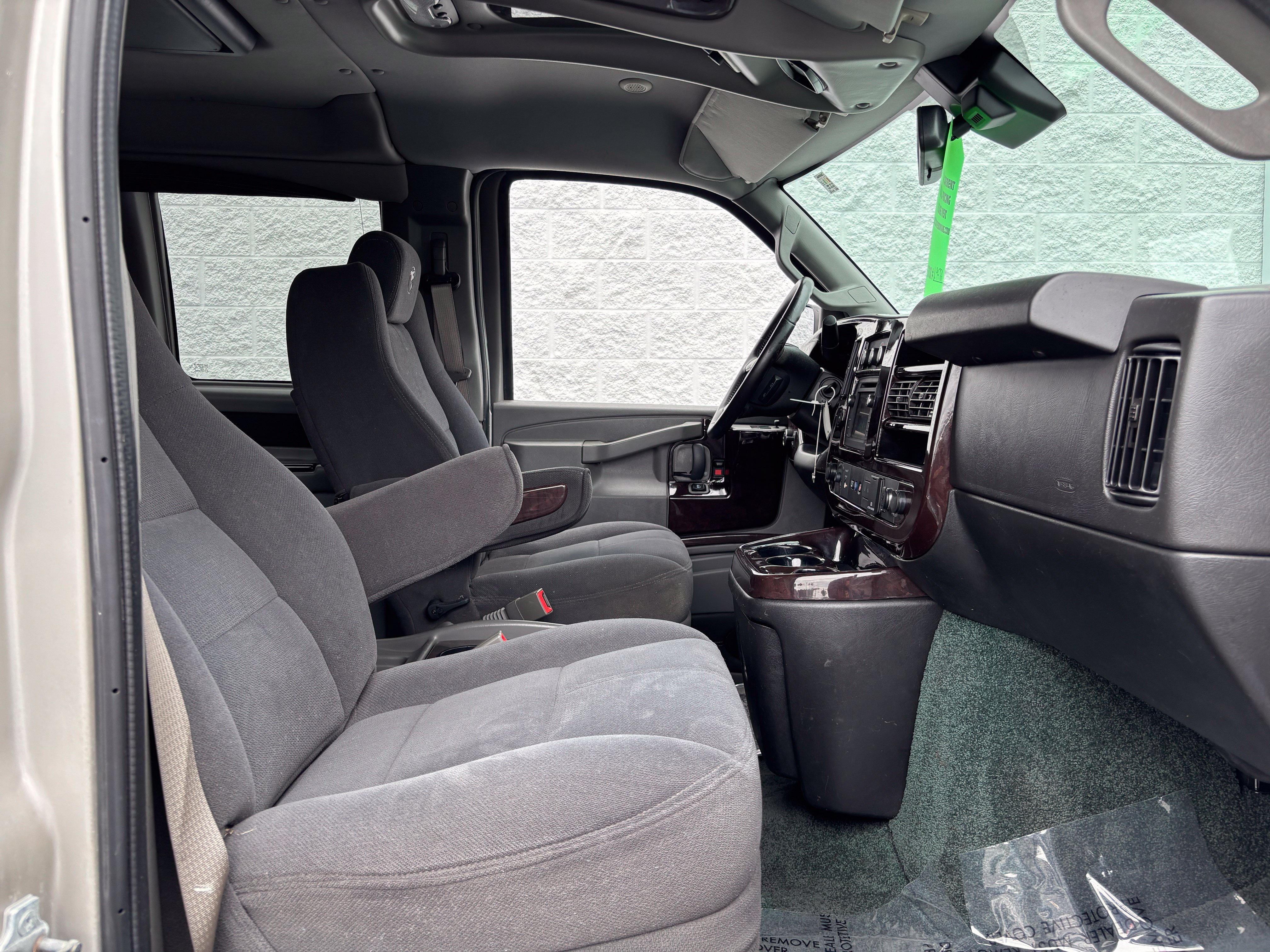 Used 2019 Chevrolet Express 2500 w/ Enhanced Convenience Package RWD image 21