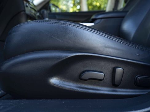 Used 2018 INFINITI Q70 Luxe RWD image 40