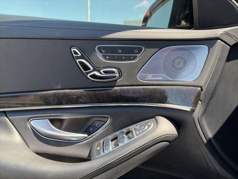Used 2018 Mercedes-Benz S 560 Sedan image 12
