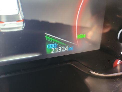 Certified 2025 Toyota RAV4 XLE FWD image 32
