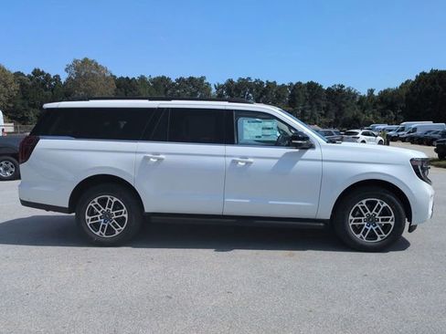 New 2025 Ford Expedition Max Active image 3