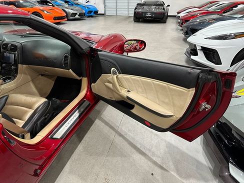Used 2008 Chevrolet Corvette Coupe w/ Preferred Equipment Group RWD image 18