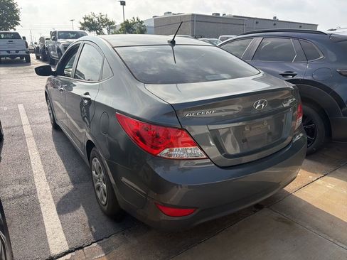 Used 2012 Hyundai Accent GLS FWD image 4