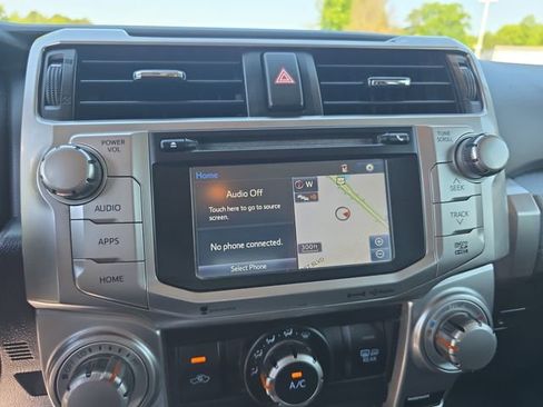 Used 2018 Toyota 4Runner SR5 AWD/4WD image 20