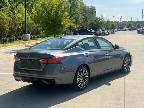 Used 2023 Nissan Altima 2.5 SL FWD image 12