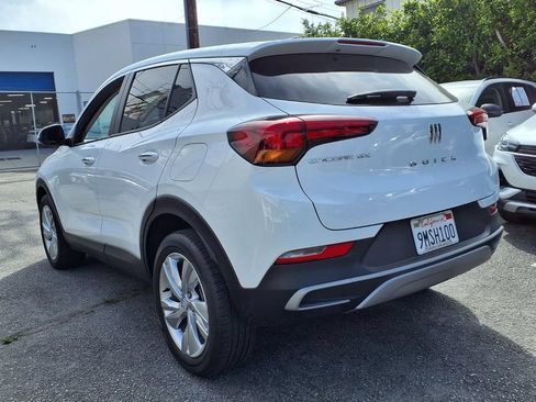 Certified 2024 Buick Encore GX Preferred FWD image 3