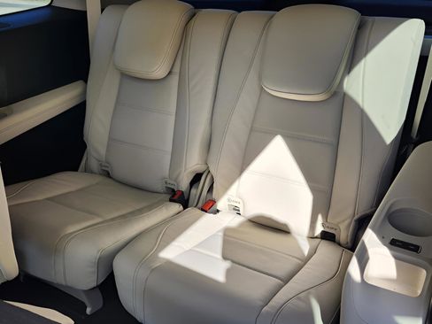 Used 2026 Mercedes-Benz GLS 450 4MATIC image 40