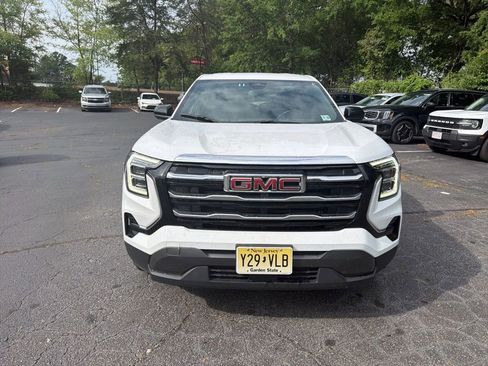 Used 2025 GMC Terrain Elevation AWD/4WD image 2