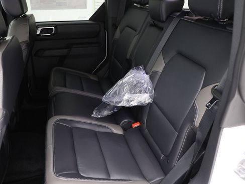 New 2025 Ford Bronco Outer Banks image 9