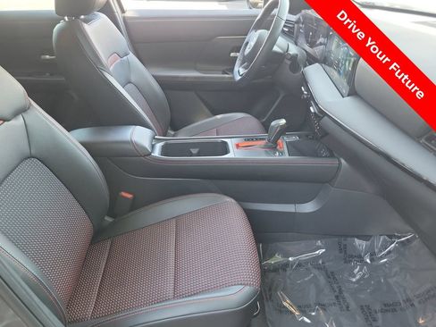 Certified 2026 Nissan Kicks SR FWD image 17
