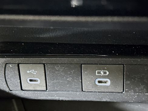 Used 2024 Toyota Prius LE image 25