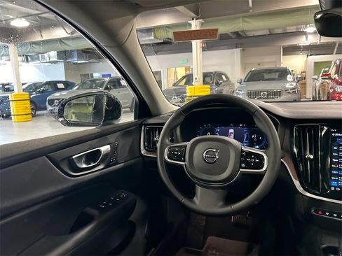 Certified 2024 Volvo S60 B5 Plus image 22