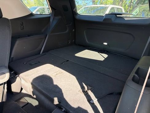 Used 2021 Chevrolet Traverse LT AWD/4WD image 18