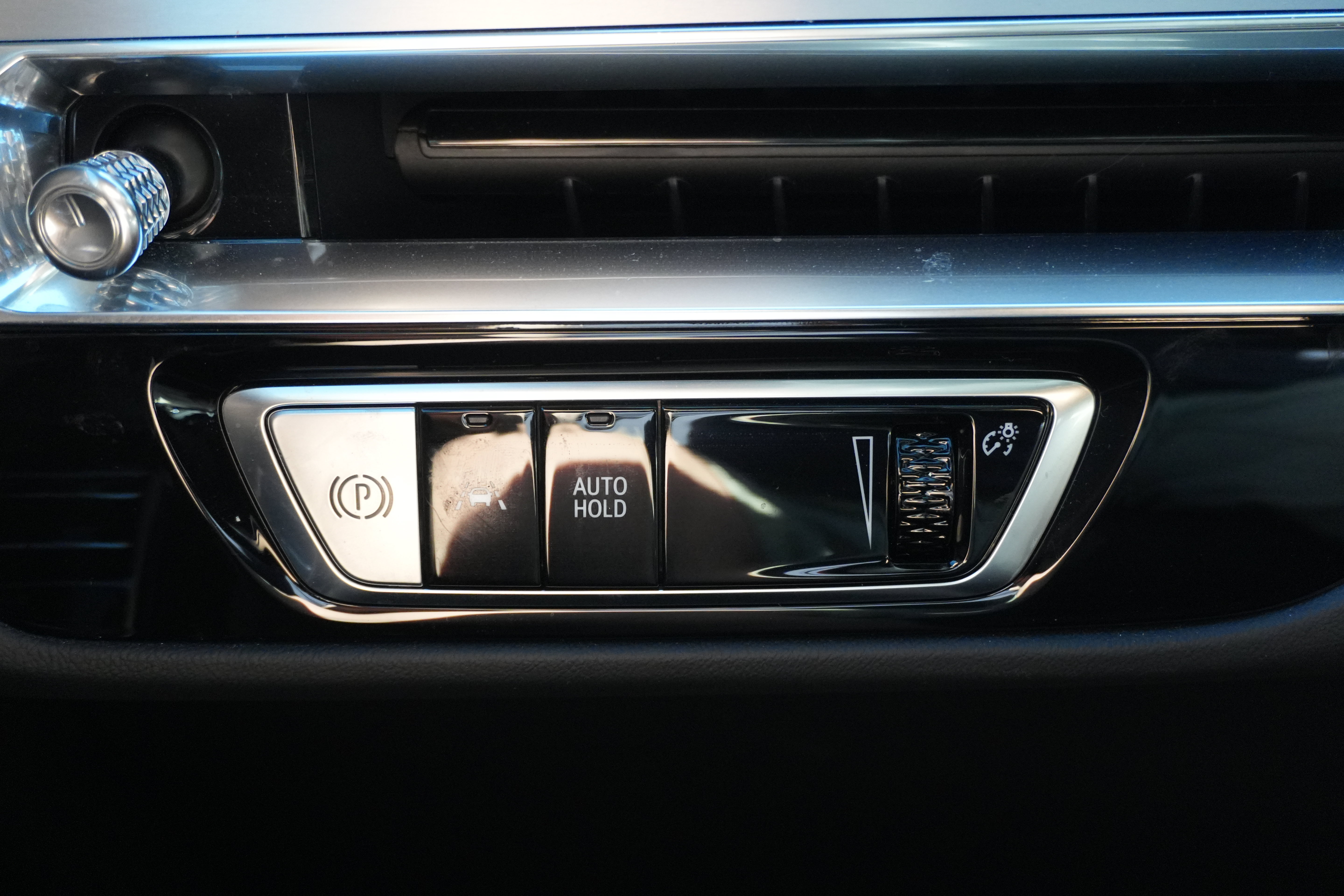 Used 2024 Cadillac Lyriq Sport AWD/4WD image 37