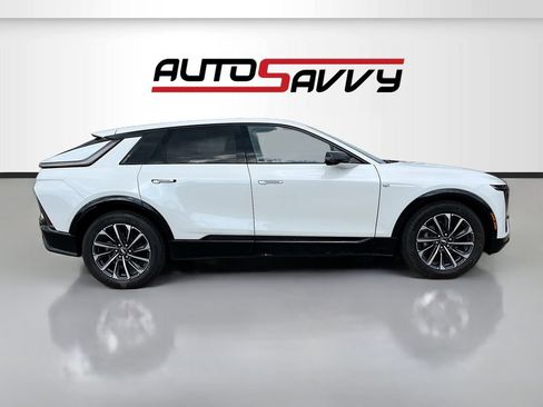 Used 2025 Cadillac Lyriq Sport RWD image 8