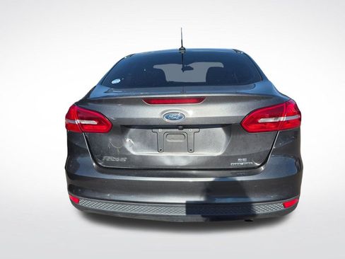 Used 2015 Ford Focus SE FWD image 5