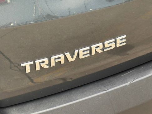 Used 2018 Chevrolet Traverse LT image 11
