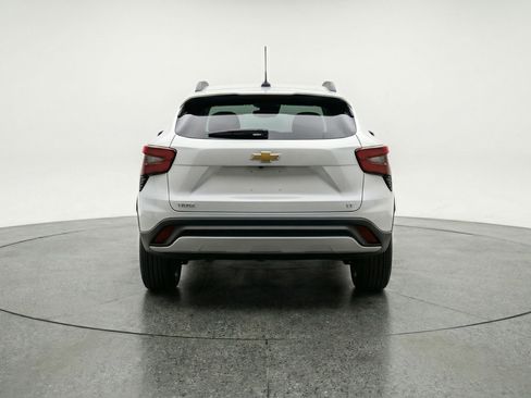 Used 2025 Chevrolet Trax LT image 7