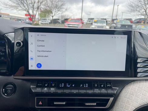 Used 2025 Toyota Camry XLE w/ Premium Plus Package image 40