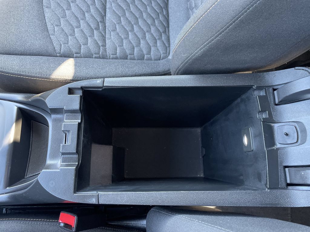 Used 2018 Chevrolet Equinox LT FWD image 39