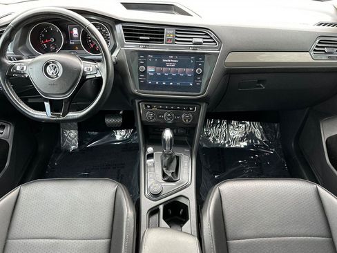 Used 2018 Volkswagen Tiguan SEL w/ 3rd Row Seat Package image 13