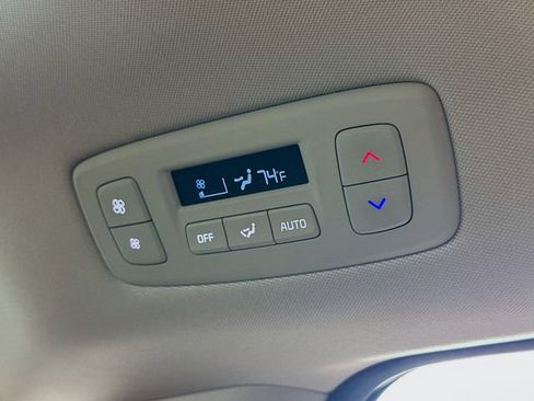 Used 2023 Kia Carnival SX Prestige image 17