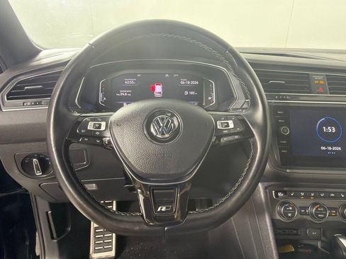 Used 2019 Volkswagen Tiguan SEL Premium R-Line AWD/4WD image 16