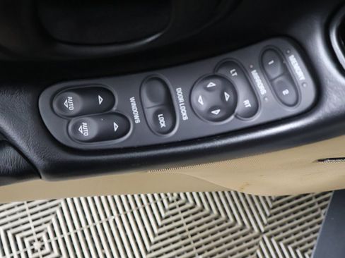 Used 2003 Chevrolet Corvette Convertible w/ Preferred Equipment Group1 image 28