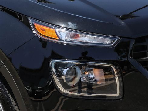 New 2026 Hyundai Venue SE FWD image 4