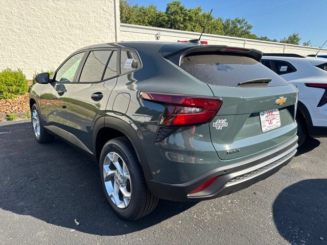 New 2026 Chevrolet Trax LS w/ LS Convenience Package FWD image 5