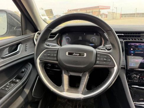 Used 2022 Jeep Grand Cherokee L Limited AWD/4WD image 13