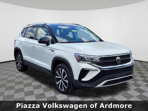 Certified 2023 Volkswagen Taos SE AWD/4WD image 1