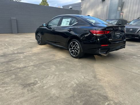 New 2025 Nissan Sentra SR w/ SR Premium Package image 6