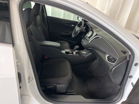 Used 2023 Chevrolet Malibu LT w/ Sport Edition image 21