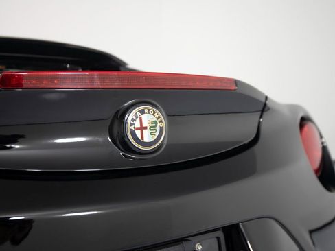 Used 2016 Alfa Romeo 4C Spider image 38