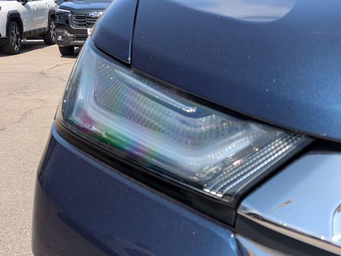 Used 2022 Chevrolet Traverse LS FWD image 6