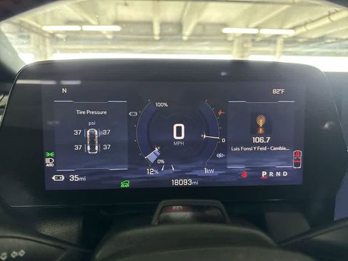 Used 2024 Chevrolet Equinox EV RS FWD image 15