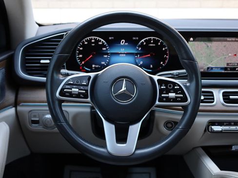 Used 2020 Mercedes-Benz GLE 350 w/ Premium Package image 35