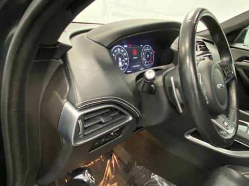 Used 2019 Jaguar F-PACE S image 36