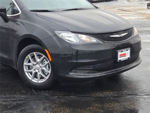 New 2026 Chrysler Voyager LX image 2