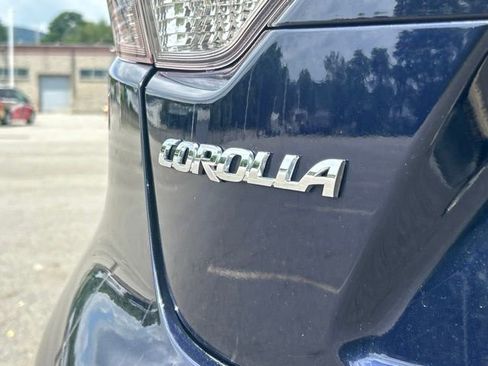 Used 2021 Toyota Corolla LE w/ Carpet Mat Package (TMS) FWD image 6