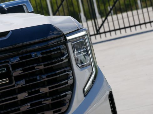 Used 2023 GMC Sierra 1500 Denali Ultimate AWD/4WD image 10