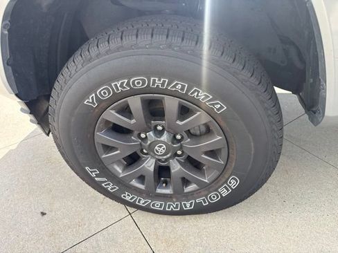 Used 2023 Toyota Tacoma SR5 AWD/4WD image 15